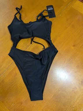 NWT Meyeeka Womens Size M Black Monokini Swimsuit Cut Out Lace Up Corset Back